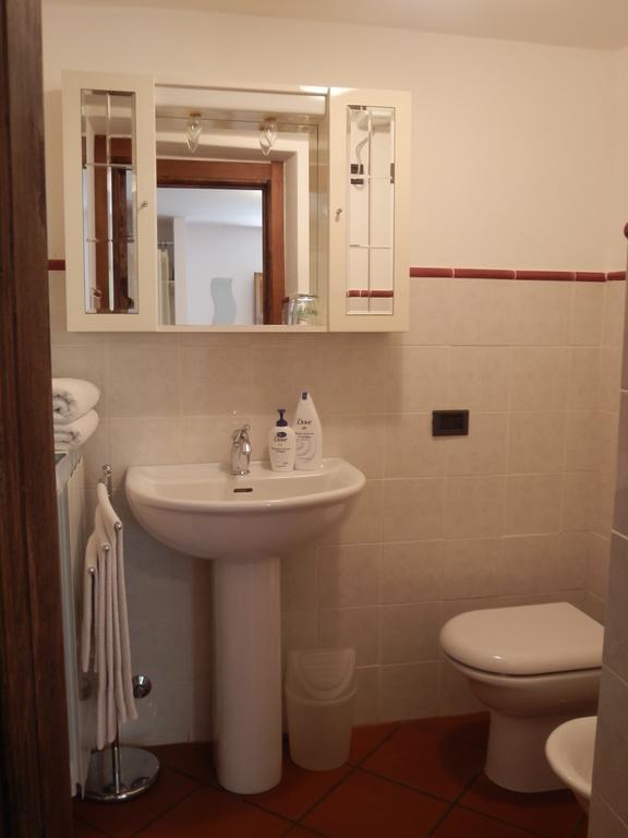 Il Girasole Bed & Breakfast Фосдиново Стая снимка