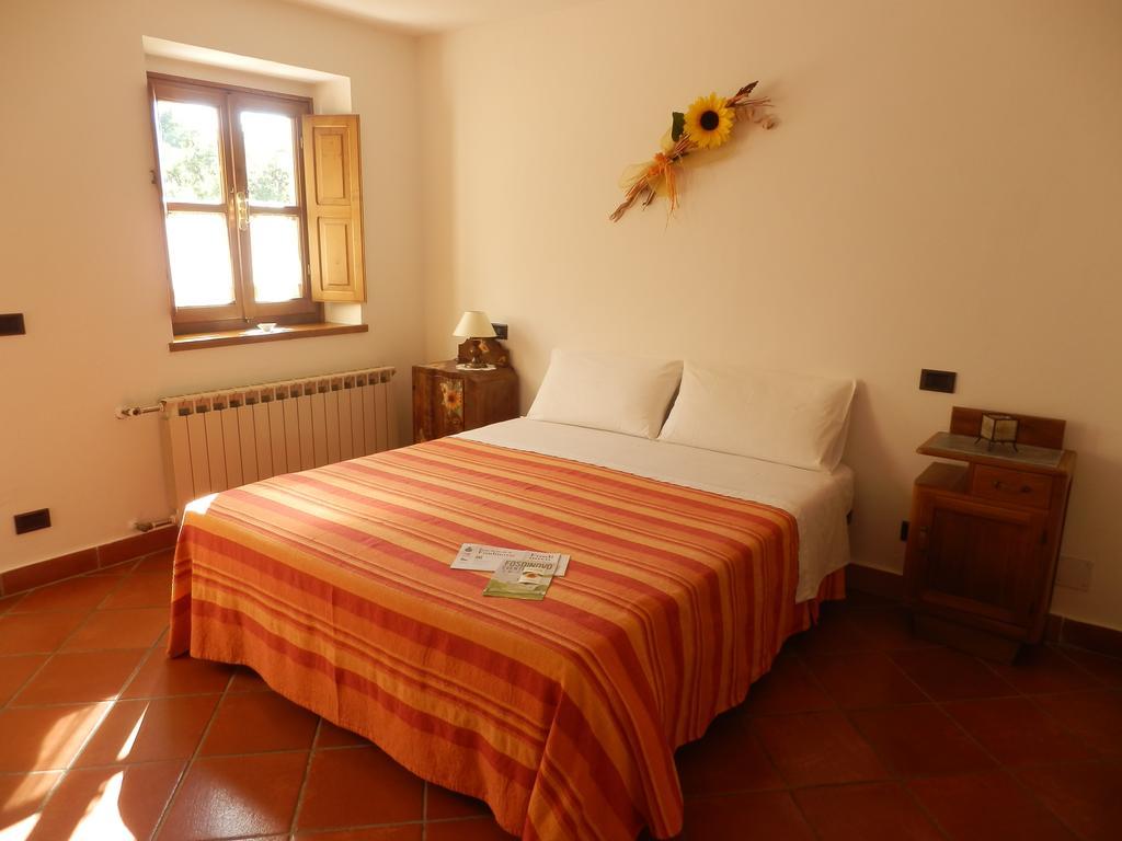 Il Girasole Bed & Breakfast Фосдиново Стая снимка